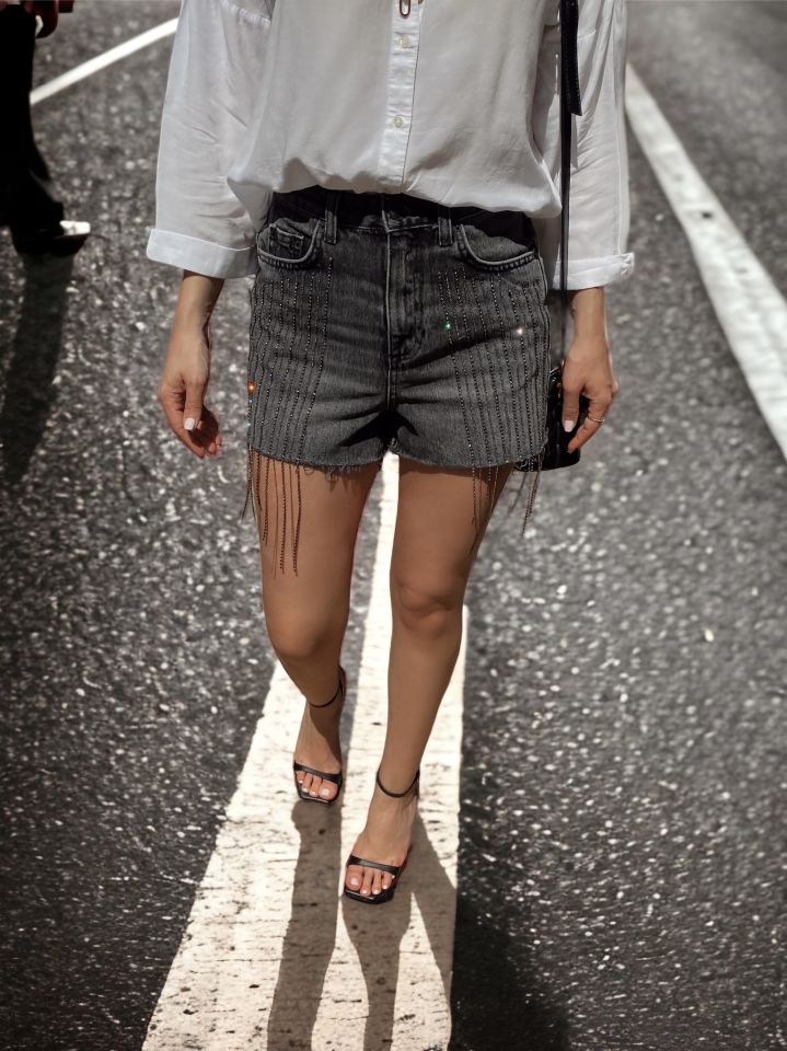 Taşlı Denim Şort