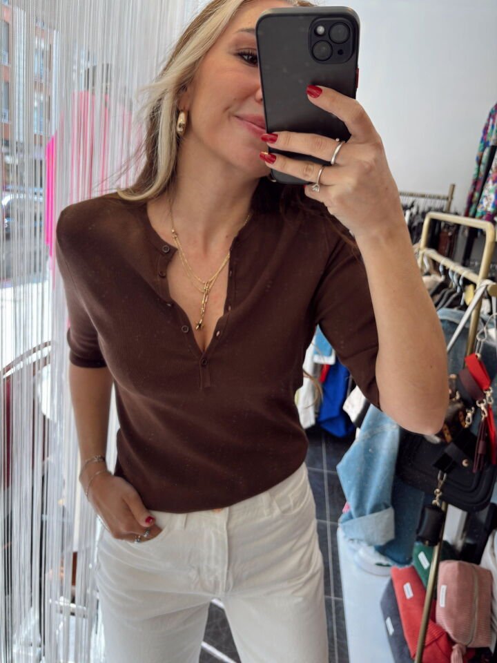 Düğmeli Kısa Kol Triko Bluz Kahve