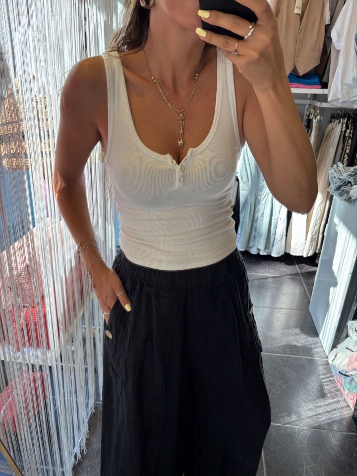 Düğmeli Askılı Atlet Beyaz