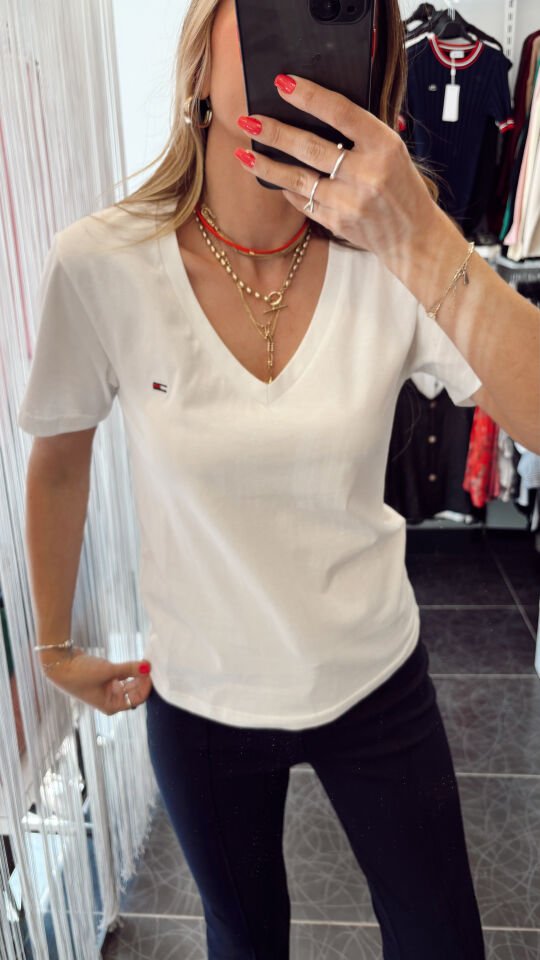V Yaka Slim Fit Tişört Beyaz