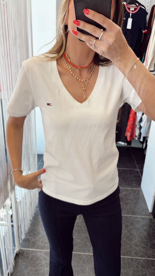 V Yaka Slim Fit Tişört Beyaz