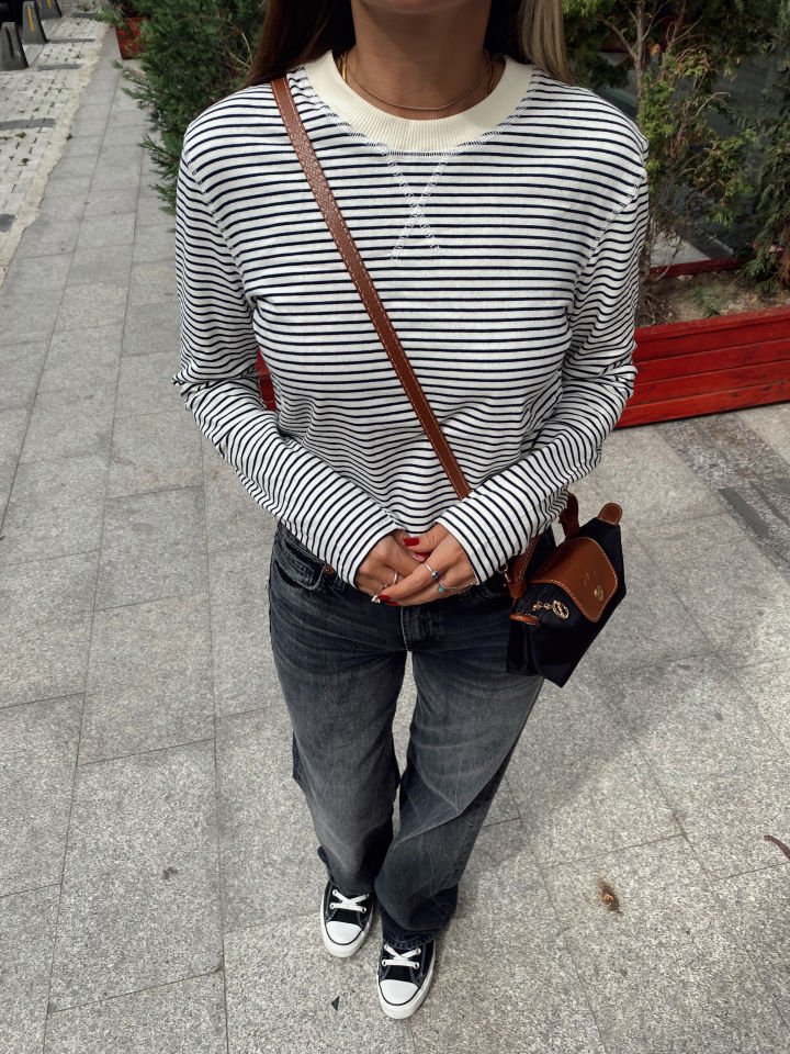 Çizgili Sweatshirt Siyah Ekru