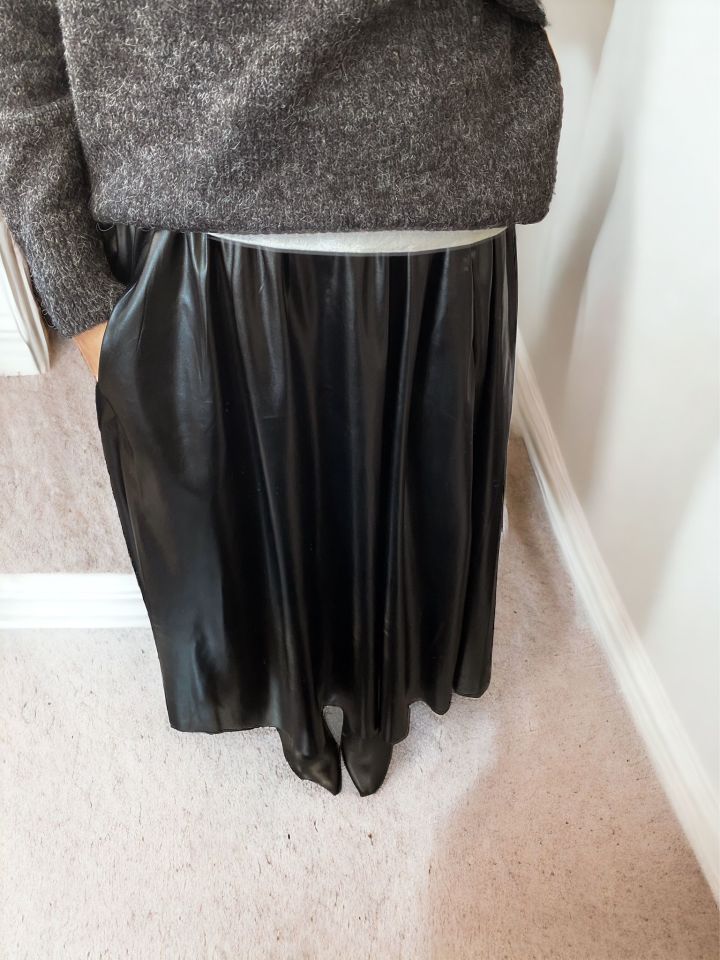 Suni Deri Cepli Siyah Kloş Etek