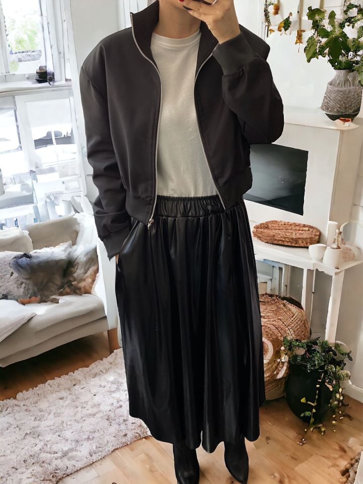 Suni Deri Cepli Siyah Kloş Etek