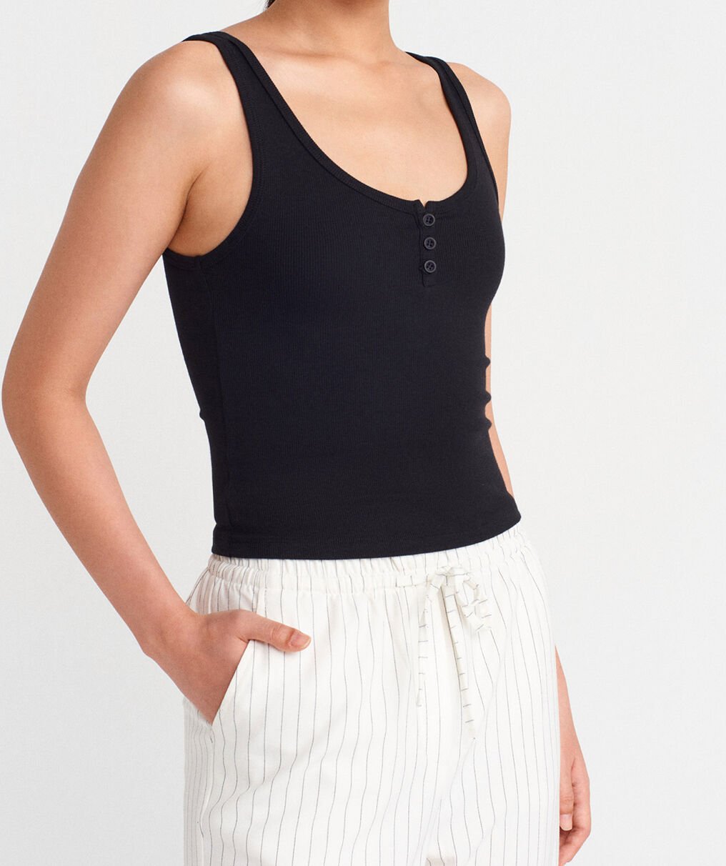 Düğmeli Askılı Atlet Siyah