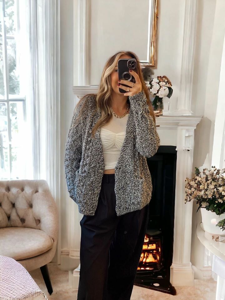 Taş Düğmeli Cepli Siyah Beyaz Hırka