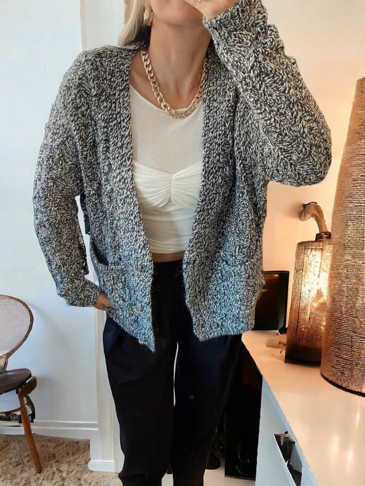 Taş Düğmeli Cepli Siyah Beyaz Hırka