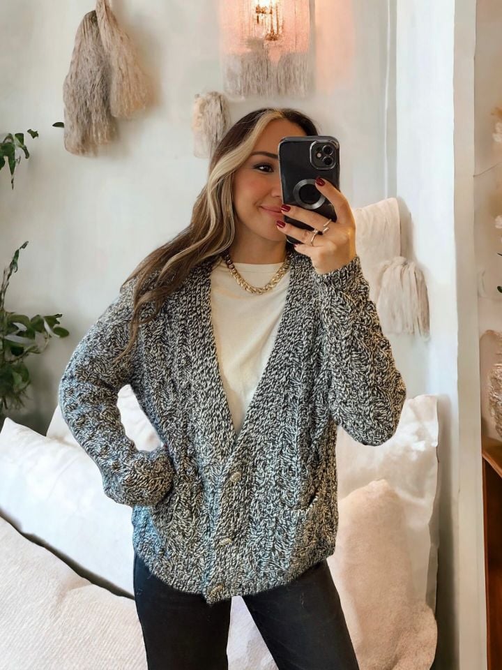 Taş Düğmeli Cepli Siyah Beyaz Hırka