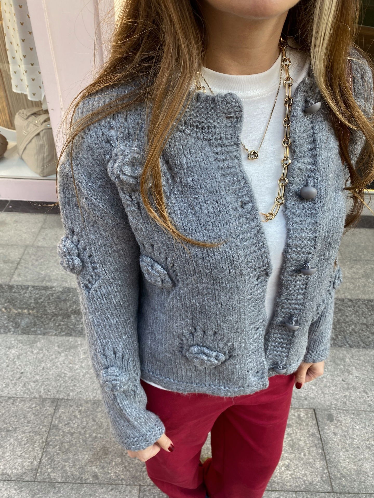 Çiçek Tasarımlı Gri Hırka