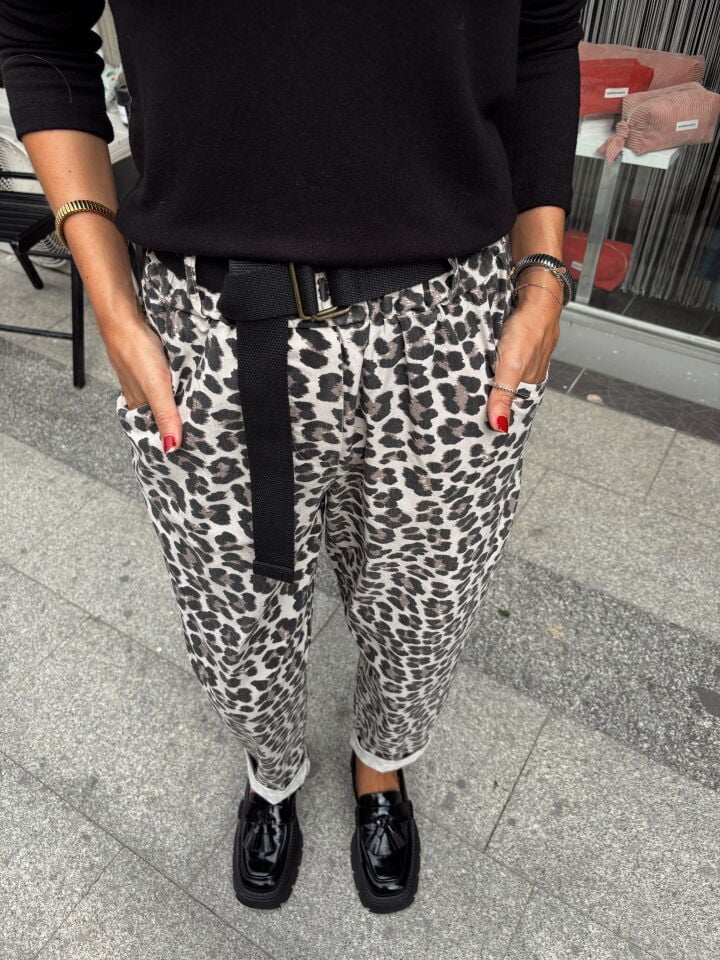 İthal Leopar Desen Kemerli Rahat Pantolon