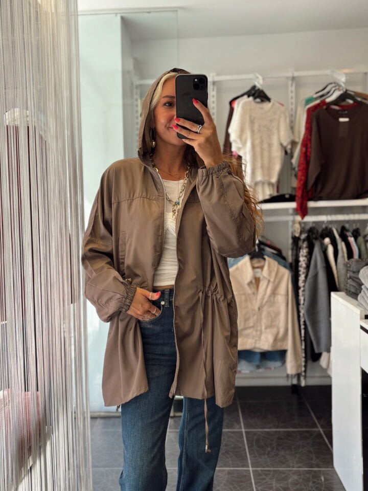 İthal Kapüşonlu Vizon Yağmurluk