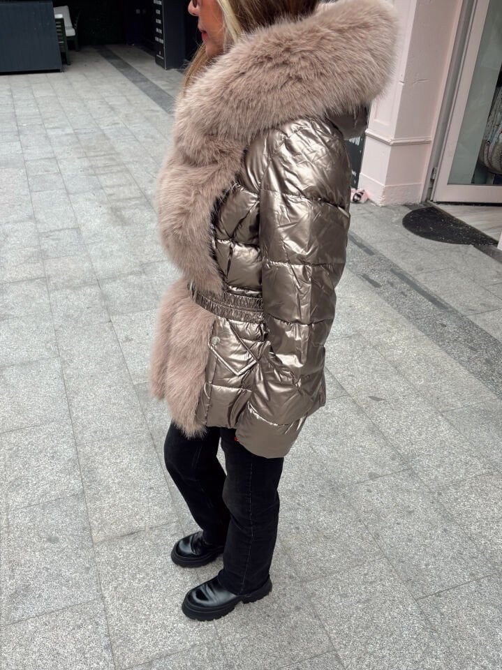 Premium Kürklü Kemerli Parlak Vizon Mont