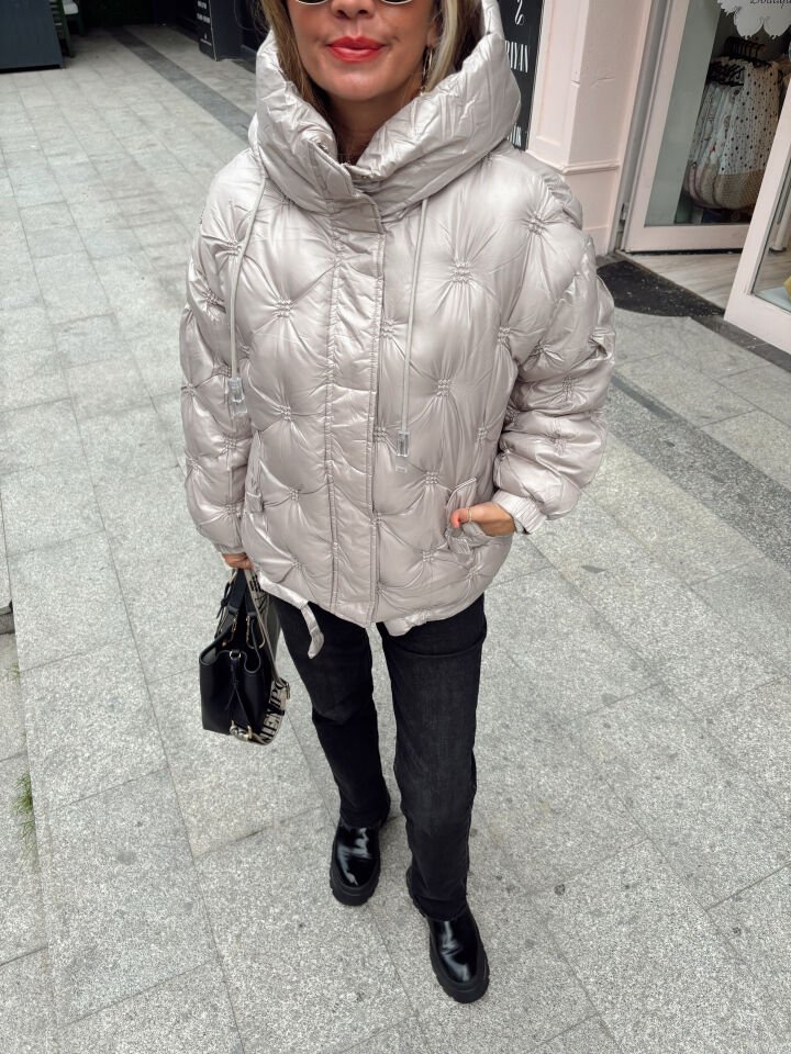 İthal Premium Tasarım Kabartmalı Mont Vizon