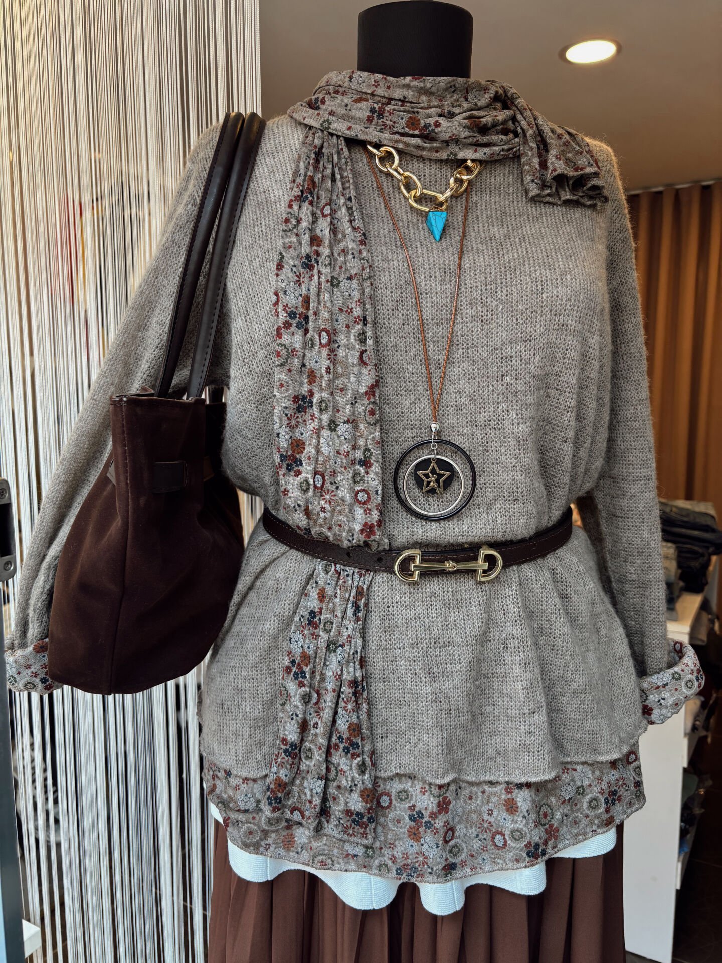 İthal Çiçek Desen Fularlı 2li Bluz Koyu Bej