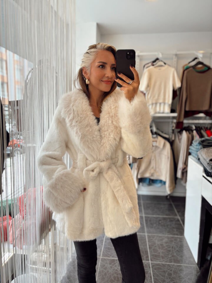 İthal Premium Kürklü Kuşaklı Kaban Ekru