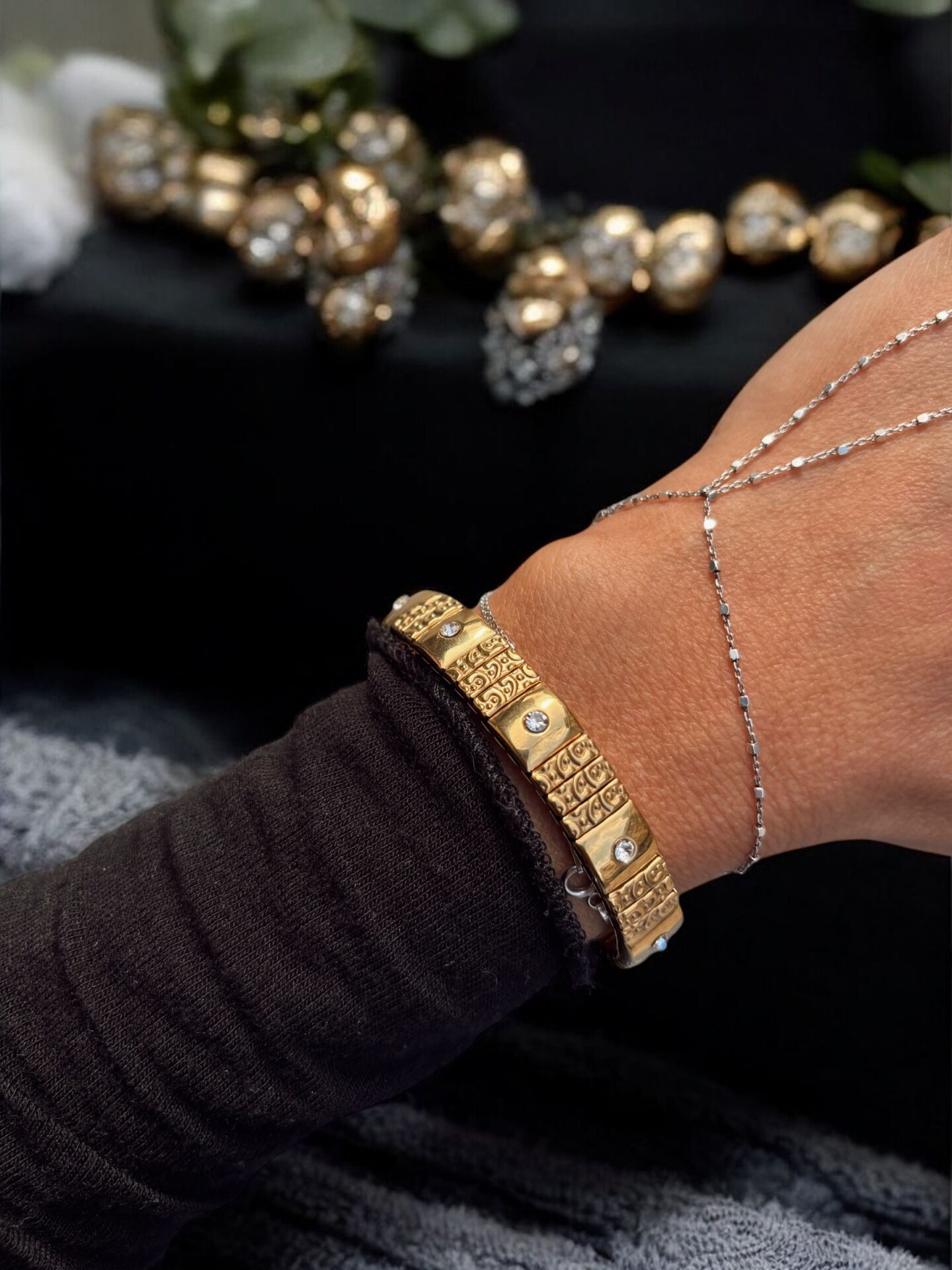 Tasarım Taşlı Çelik Esnek Bileklik Gold