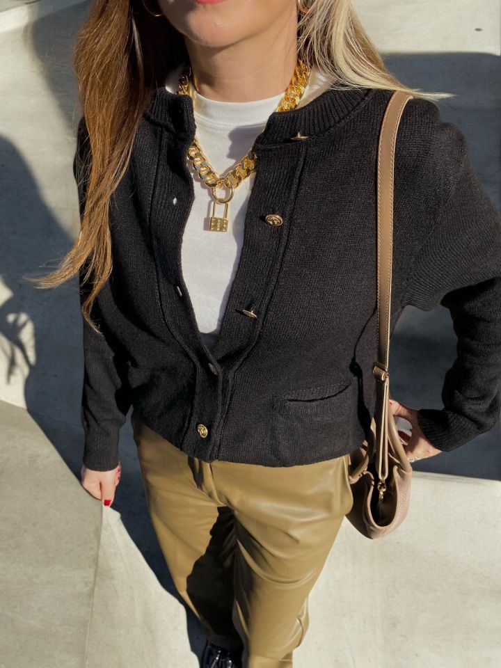 Gold Düğmeli Cepli Hırka