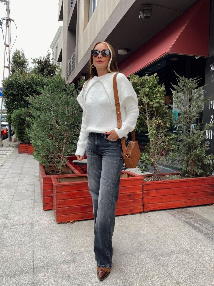 Pelerin Yaka Yumoş Kazak Beyaz