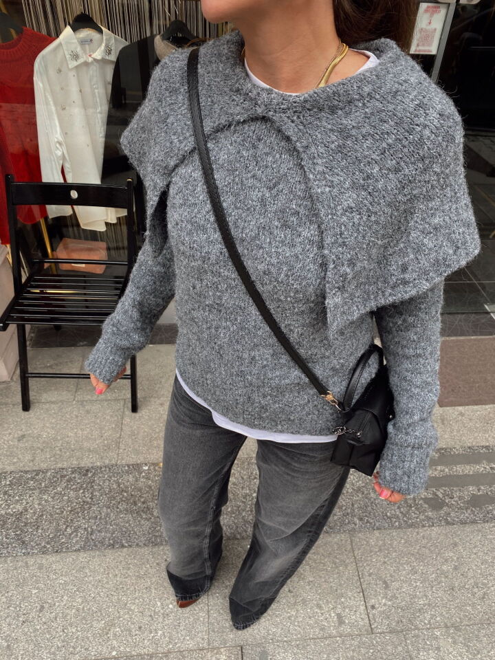 Pelerin Yaka Yumoş Kazak Gri