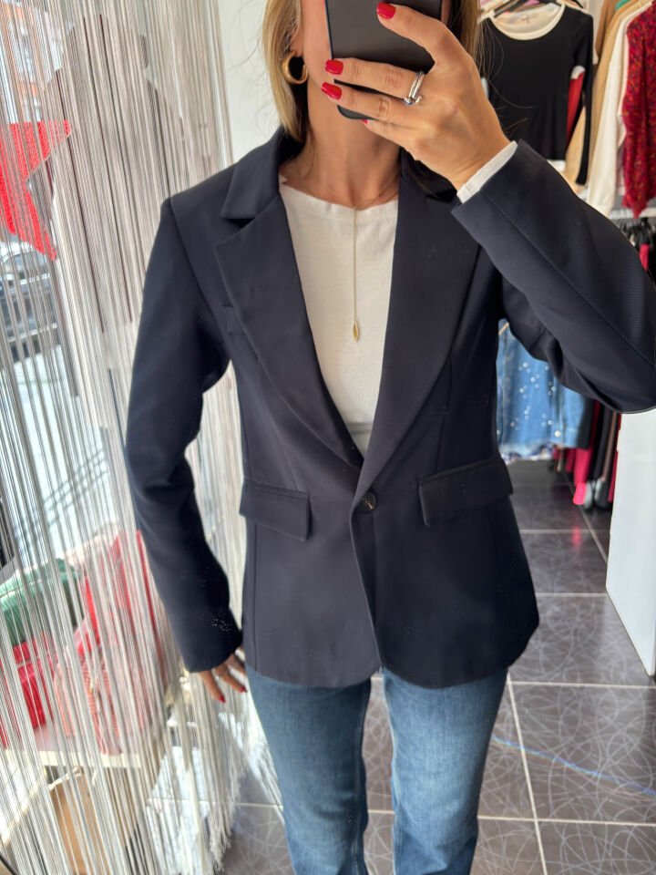 Broşlu Bele Oturan Blazer Ceket Lacivert