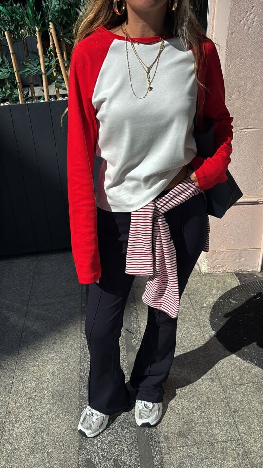 Bisiklet Yaka Kırmızı Beyaz Sweatshirt