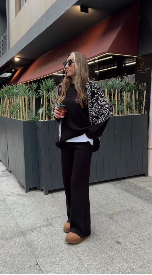 Triko Kazak Pantolon Takım Siyah (devamı yoktur)