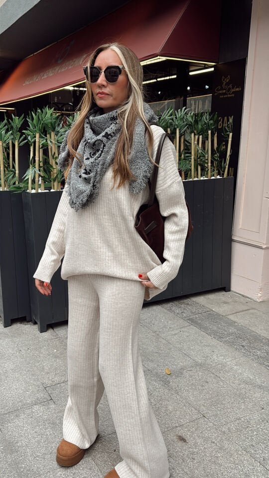 Triko Kazak Pantolon Takım Taş ( devamı yoktur)