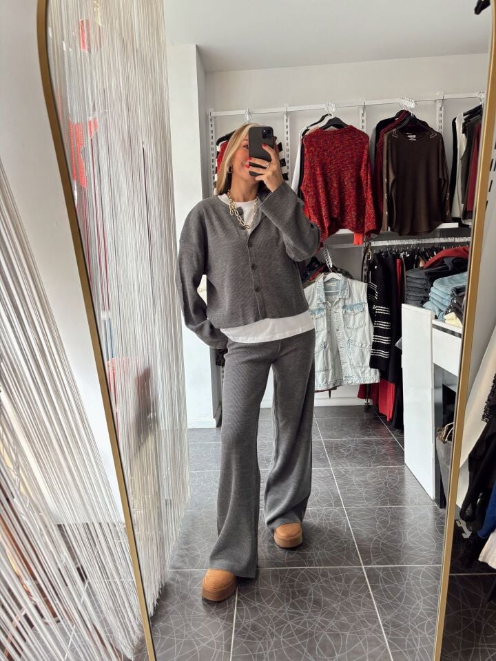 Düğmeli Triko Hırka Pantolon Takım Gri (DEVAMI YOKTUR)