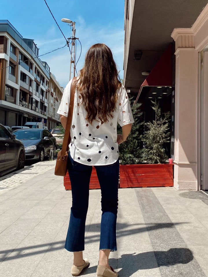 Delikli Tasarım Tişört Beyaz