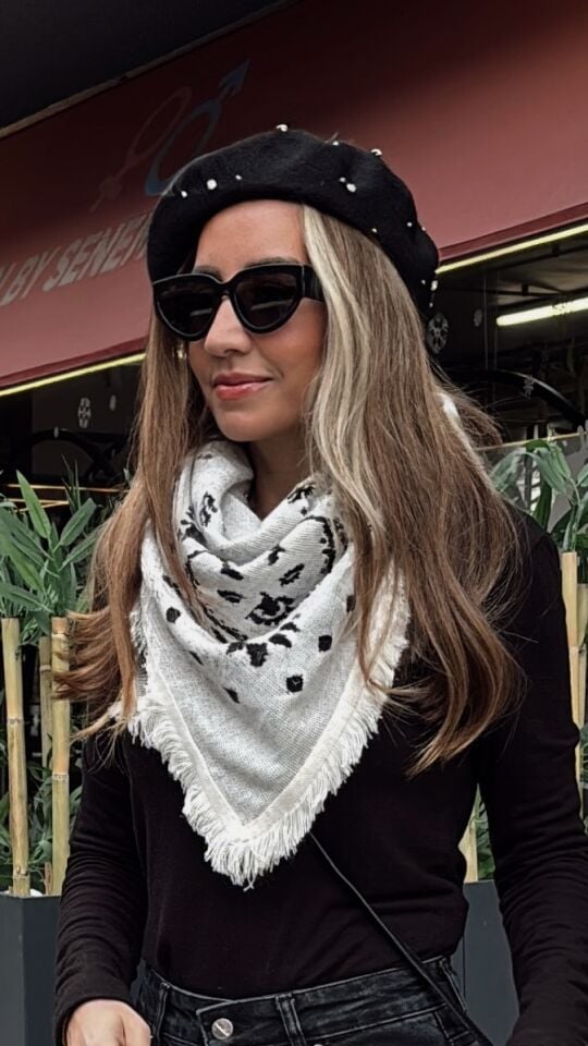 Taş İşlemeli Yünlü Fransız Bere Siyah