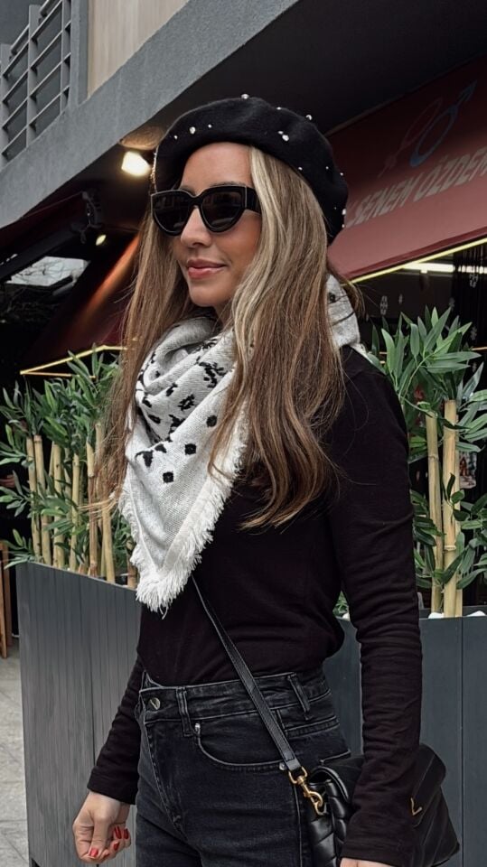 Taş İşlemeli Yünlü Fransız Bere Siyah