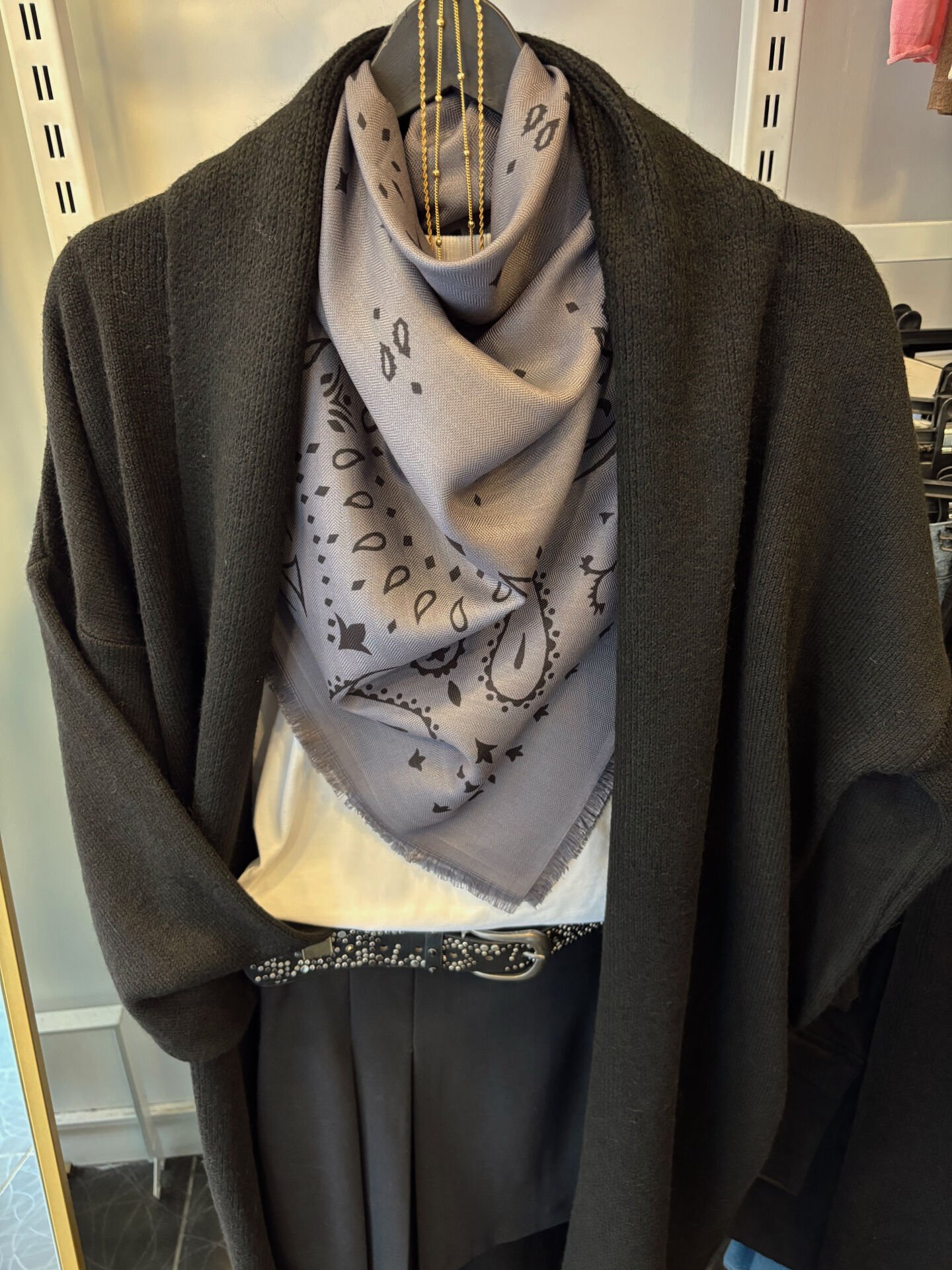 Etnik Desenli Şal Gri