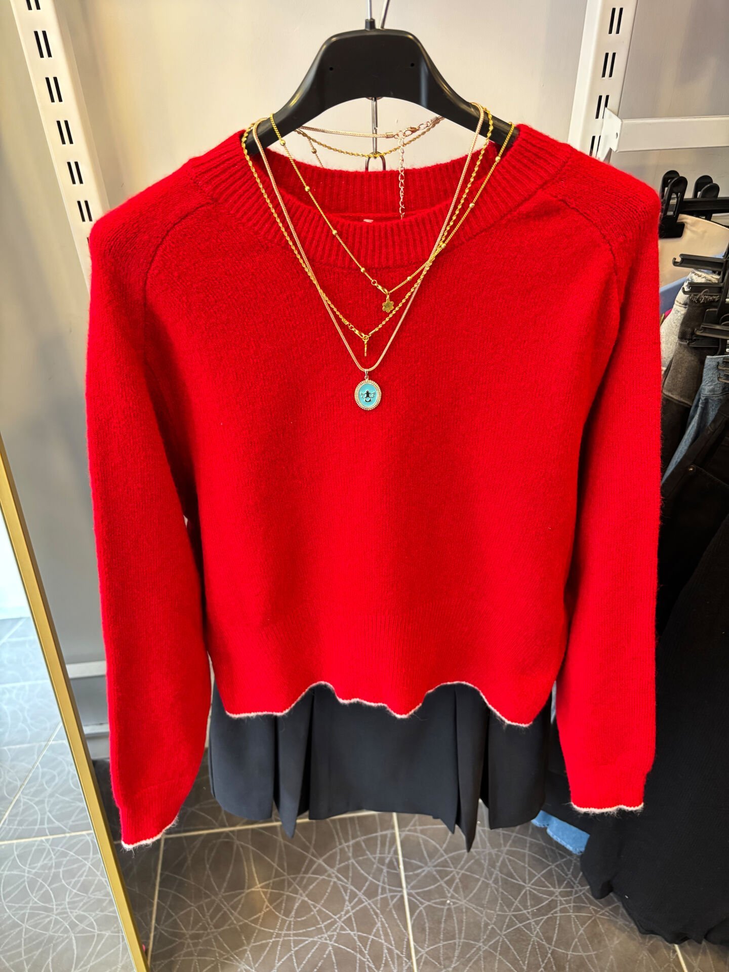 Premium Altı Şeritli Kırmızı Kazak