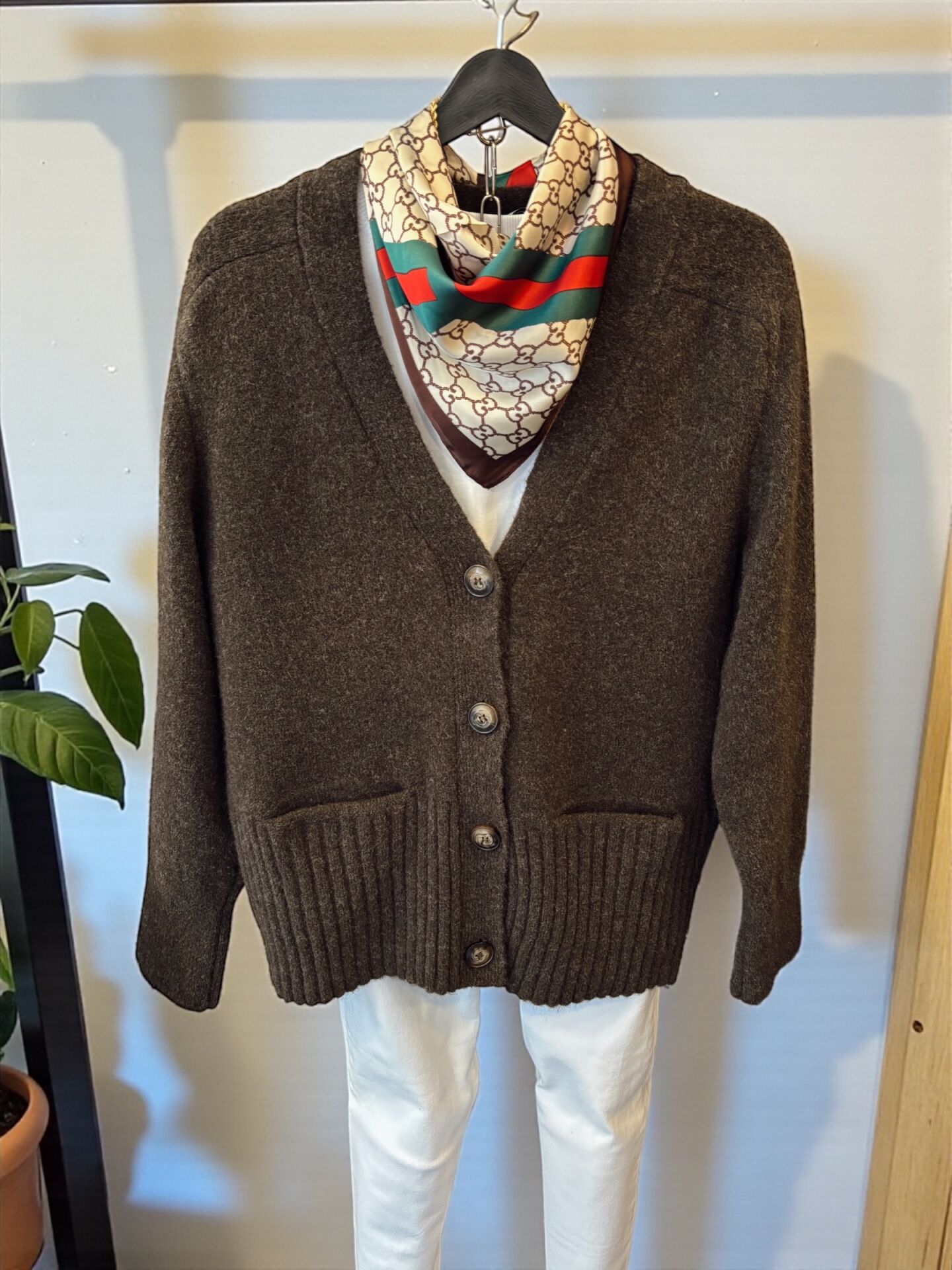 Yumuşak Dokulu Düğmeli Hırka Acı Kahve