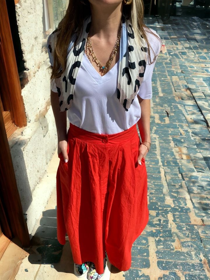 V Yaka Basic Beyaz Tişört