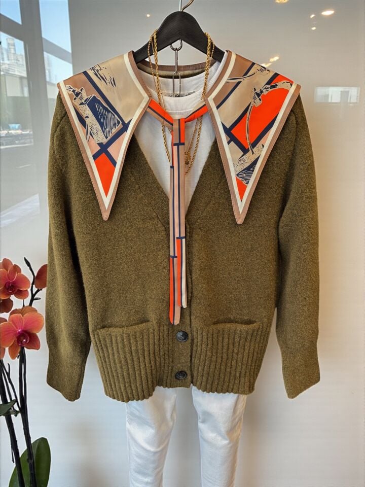 Yumuşak Dokulu Düğmeli Hırka Yağ Yeşili