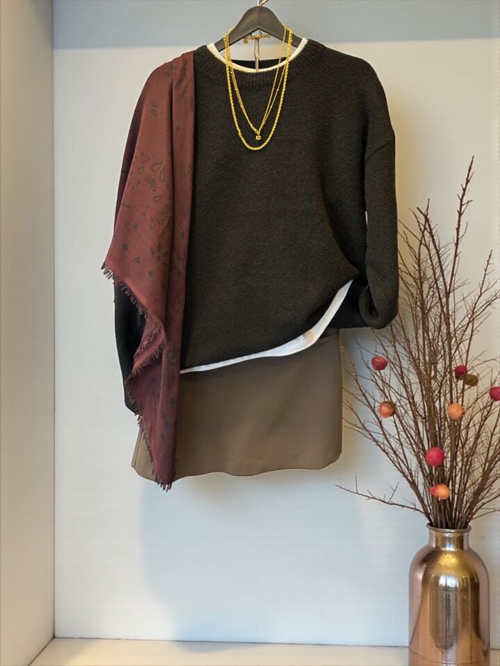 Yumuşak Dokulu Bisiklet Yaka Siyah Kazak