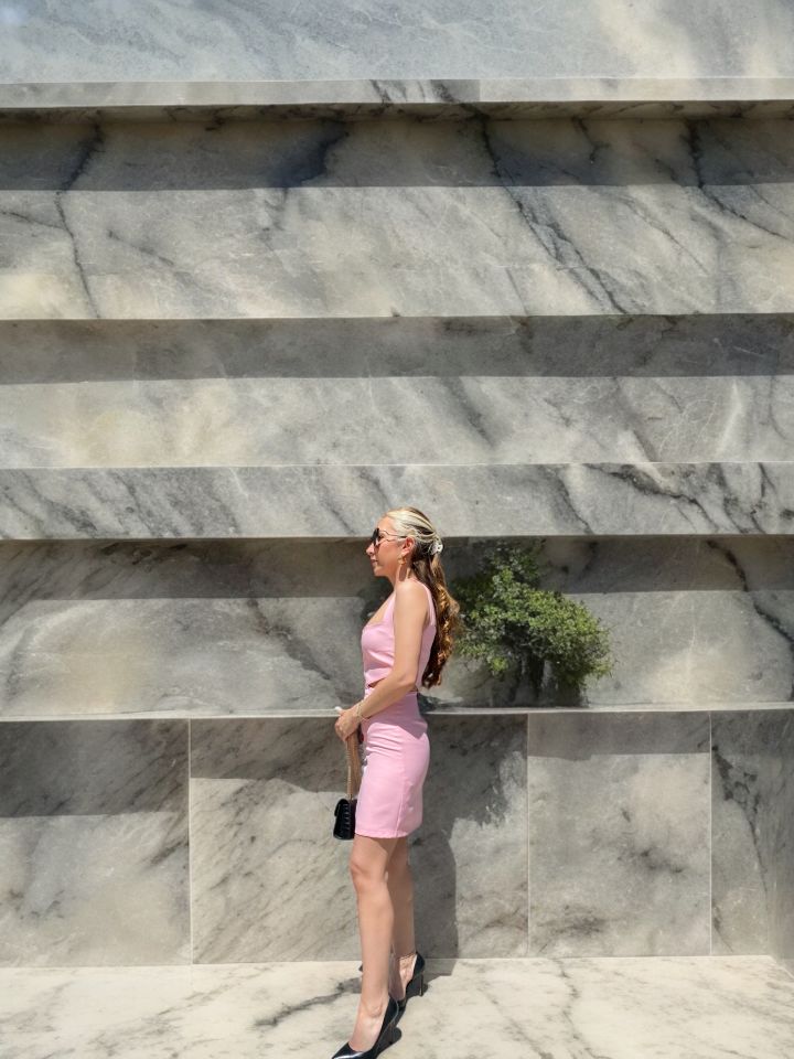 Pembe Bel Tasarımlı Mini Elbise