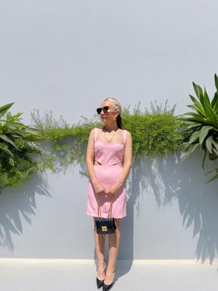 Pembe Bel Tasarımlı Mini Elbise