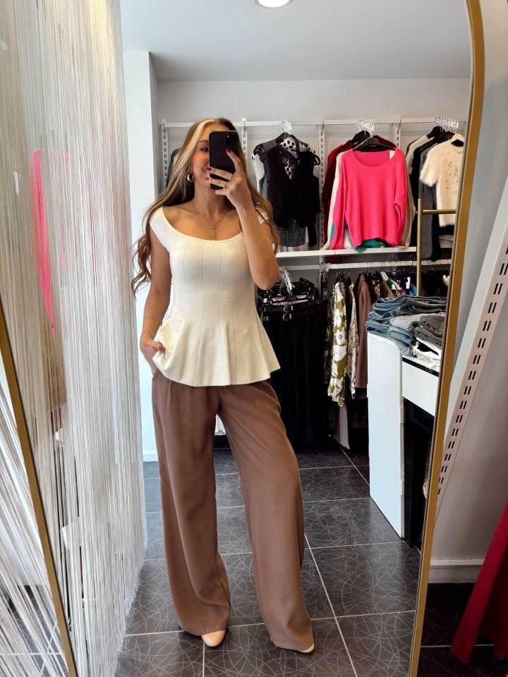 Kayık Yaka Volanlı Triko Bluz Ekru