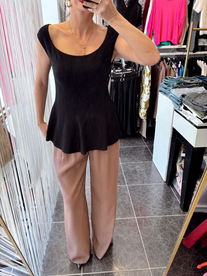 Kayık Yaka Volanlı Triko Bluz Siyah